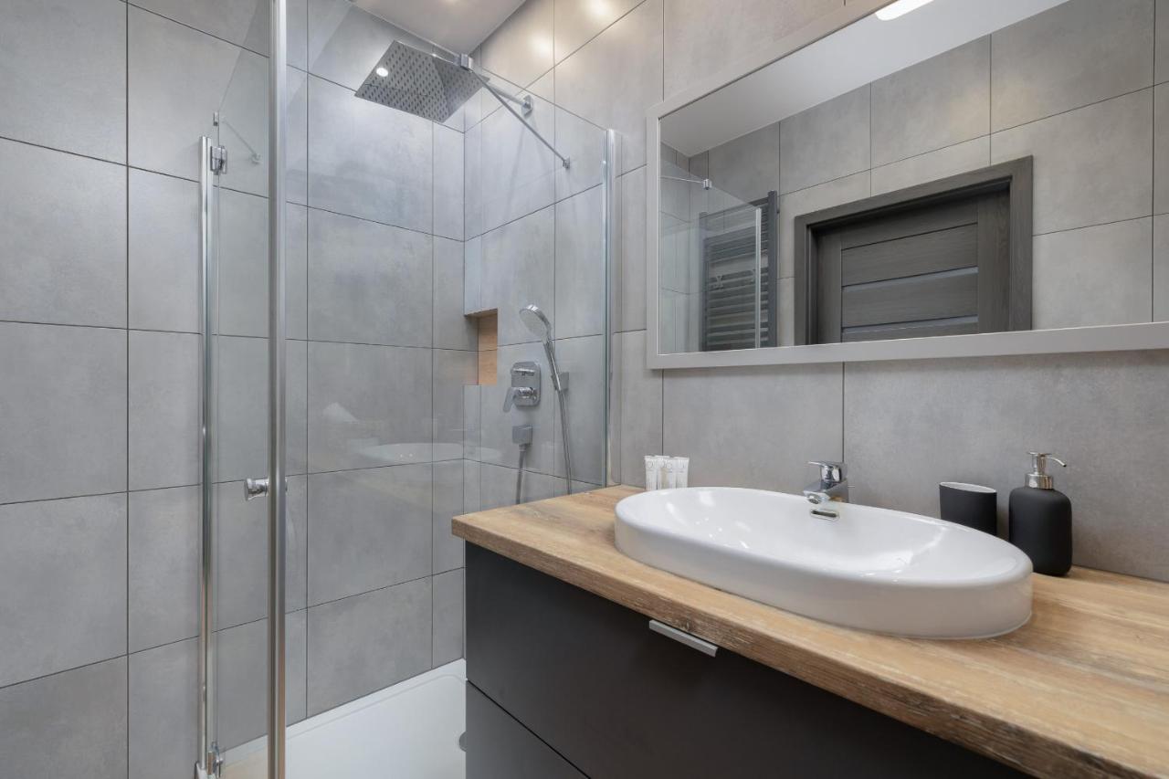 Osiedle Avia Family Apartment In Krakow With Balcony By Noclegi Renters Exterior foto